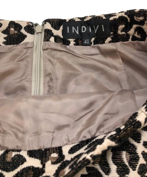 INDIVI（インディヴィ）INDIVI (インディヴィ) レオパード ジャカードストレートスカート ベージュ サイズ:40 未使用品の古着・服飾アイテム