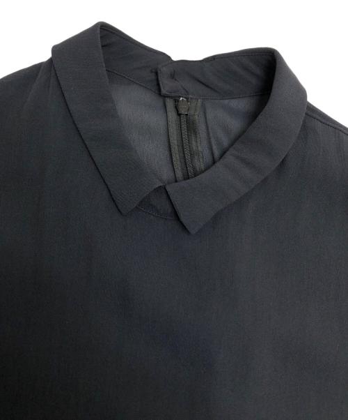 NO CONTROL AIR（ノーコントロールエアー）NO CONTROL AIR (ノーコントロールエアー) 強撚ポリエステルワッシャー襟付きフレンチスリーブワンピース ブラック サイズ:表記なしの古着・服飾アイテム