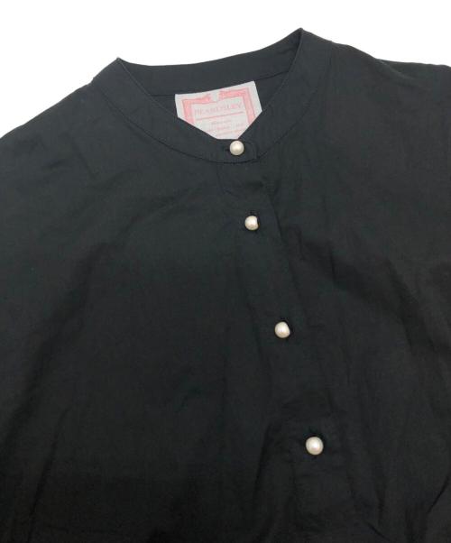 BEARDSLEY（ビアズリー）BEARDSLEY (ビアズリー) パールボタンギャザーワンピース ブラックの古着・服飾アイテム