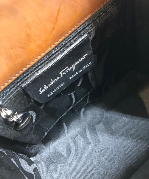 Salvatore Ferragamo（サルヴァトーレ フェラガモ）Salvatore Ferragamo (サルヴァトーレ フェラガモ) ガンチーニショルダーバッグ ブラウン サイズ:表記なしの古着・服飾アイテム