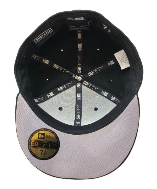 New Era（ニューエラ）New Era (ニューエラ) SUPREME (シュプリーム) キャップ ブラック サイズ:7 3/8 /58.7cmの古着・服飾アイテム
