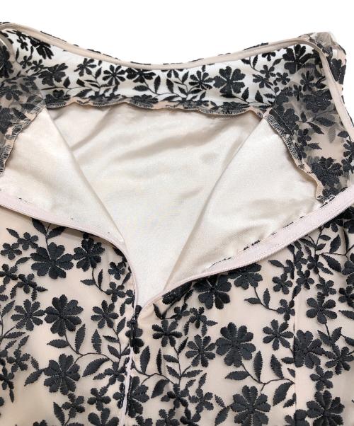 ANAYI（アナイ）ANAYI (アナイ) リトルフラワーチュール ワンピース ノースリーブ ベージュ サイズ:38の古着・服飾アイテム