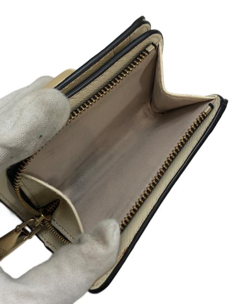 MARC JACOBS（マークジェイコブズ）MARC JACOBS (マーク ジェイコブス) ザ スナップショット ミニ コンパクトウォレット ベージュの古着・服飾アイテム