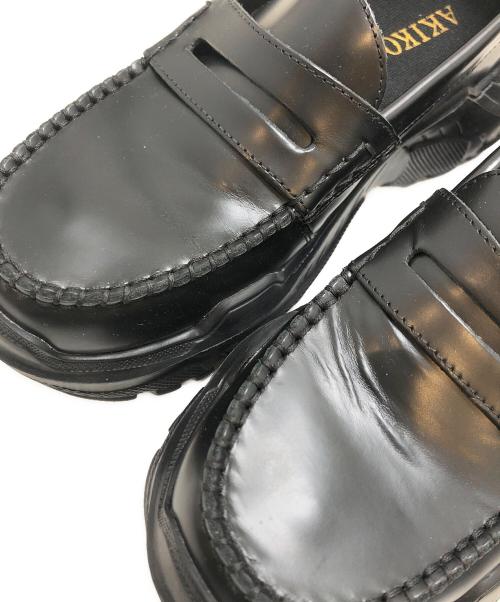 AKIKOAOKI（アキコアオキ）AKIKOAOKI (アキコアオキ) Regulated Gravity/ローファー ブラック サイズ:EU41/US8.5/UK7/CM27の古着・服飾アイテム
