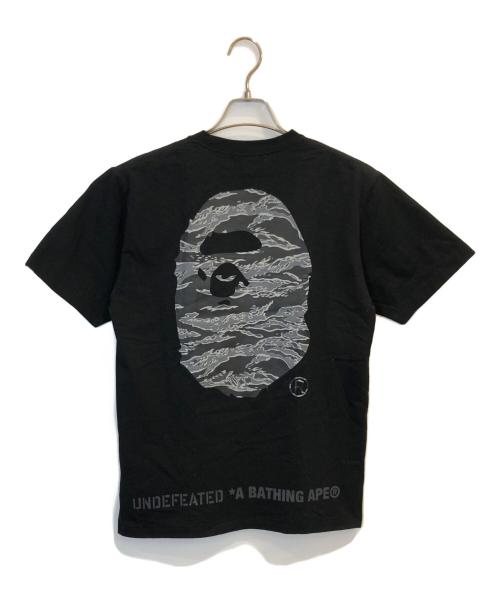 A BATHING APE（ア ベイシング エイプ）A BATHING APE (ア ベイシング エイプ) UNDEFEATED (アンディフィーテッド) プリントTシャツ ブラック サイズ:Mの古着・服飾アイテム