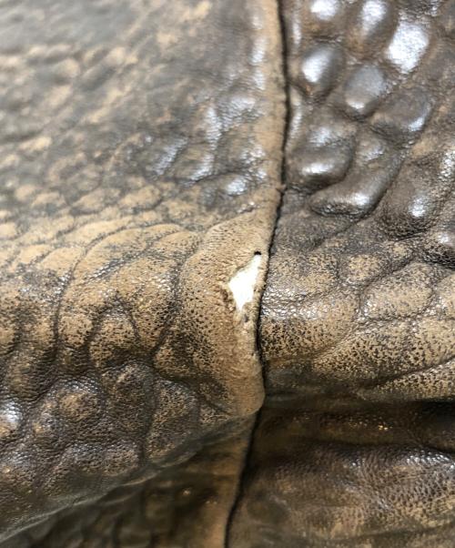 Yves Saint Laurent（イヴサンローラン）Yves Saint Laurent (イヴサンローラン) シボ加工ボストンバッグ ブラウン サイズ:表記なしの古着・服飾アイテム