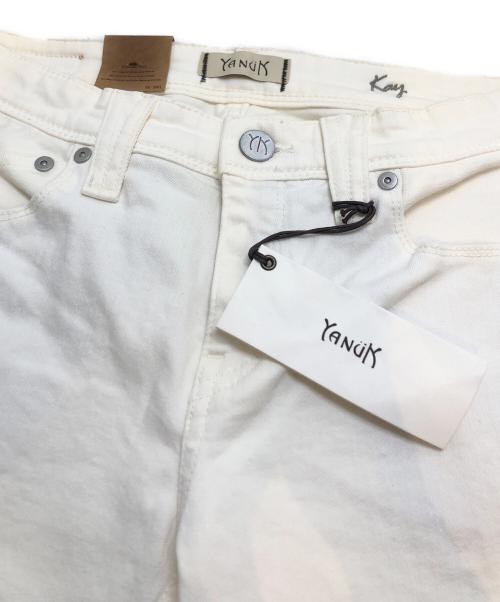 YANUK（ヤヌーク）YANUK (ヤヌーク) パンツ ホワイト サイズ:W24(61CM) 未使用品の古着・服飾アイテム