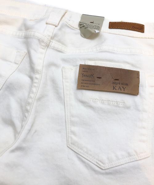 YANUK（ヤヌーク）YANUK (ヤヌーク) パンツ ホワイト サイズ:W24(61CM) 未使用品の古着・服飾アイテム