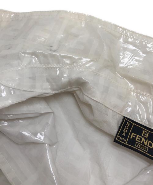 FENDI JEANS（フェンディ ジーンズ）FENDI jeans (フェンディ ジーンズ) ズッカ柄PVCコート ホワイト サイズ:36の古着・服飾アイテム