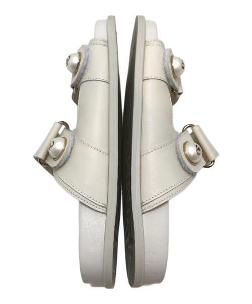 JIMMY CHOO（ジミーチュウ）JIMMY CHOO (ジミーチュウ) FAYENCE SANDAL ホワイト サイズ:36の古着・服飾アイテム