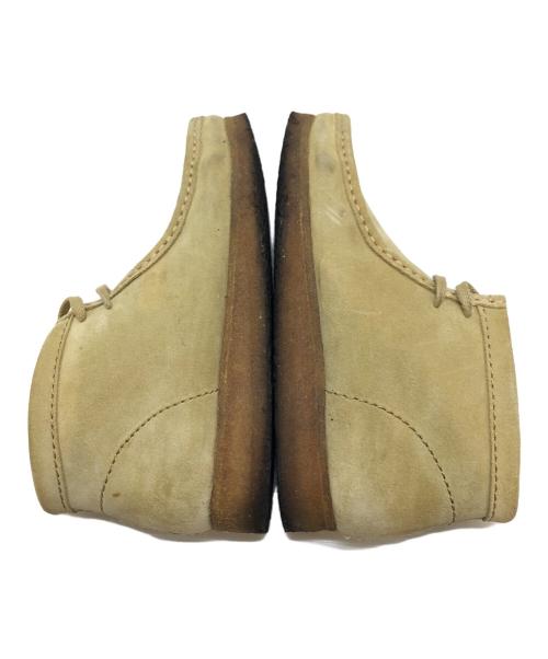 CLARKS（クラークス）CLARKS (クラークス) ワラビーブーツ ベージュ サイズ:42の古着・服飾アイテム