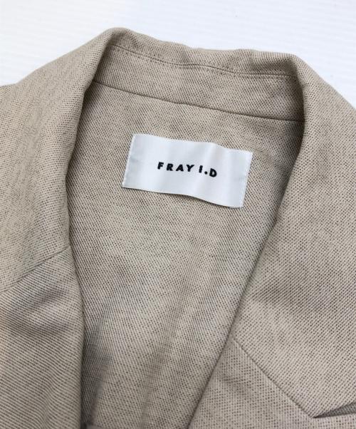 FRAY ID（フレイ アイディー）FRAY ID (フレイ アイディー) ピークドラペルスリーブレスダブルジャケット ベージュ 未使用品の古着・服飾アイテム