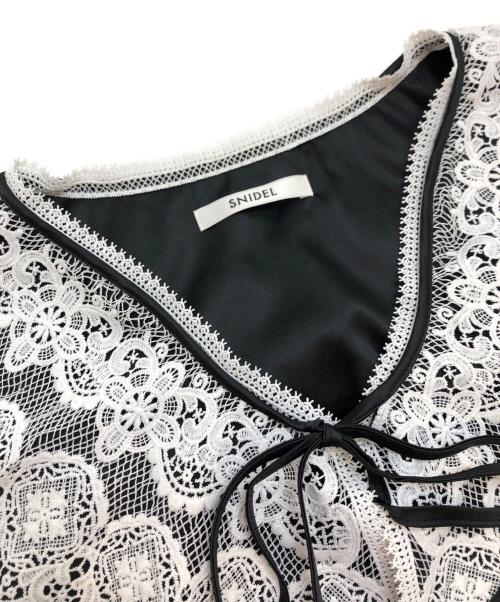 Snidel（スナイデル）Snidel (スナイデル) エンブロイダリーレースカラーブラウス ブラック サイズ:ONE SIZEの古着・服飾アイテム