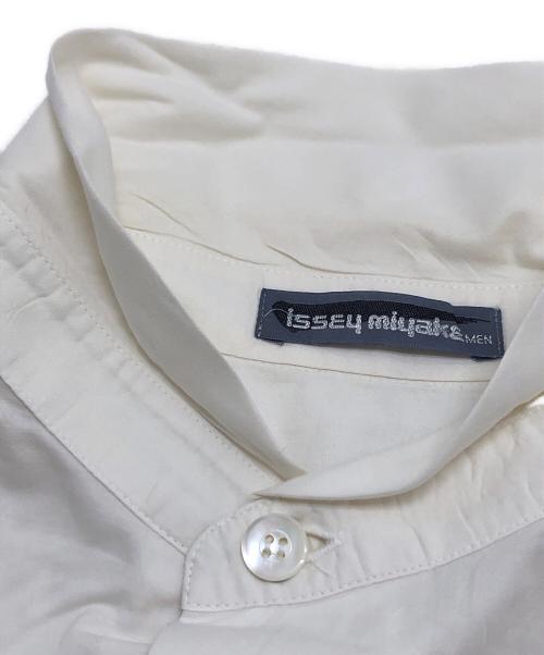 ISSEY MIYAKE MEN（イッセイミヤケメン）ISSEY MIYAKE MEN (イッセイミヤケメン) シャツ ホワイト サイズ:Mの古着・服飾アイテム