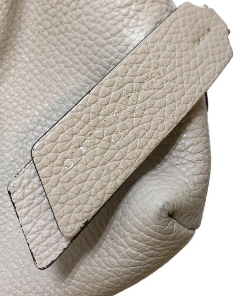 GIANNI CHIARINI（ジャンニ キアリーニ）GIANNI CHIARINI (ジャンニ キアリーニ) バッグ ベージュの古着・服飾アイテム