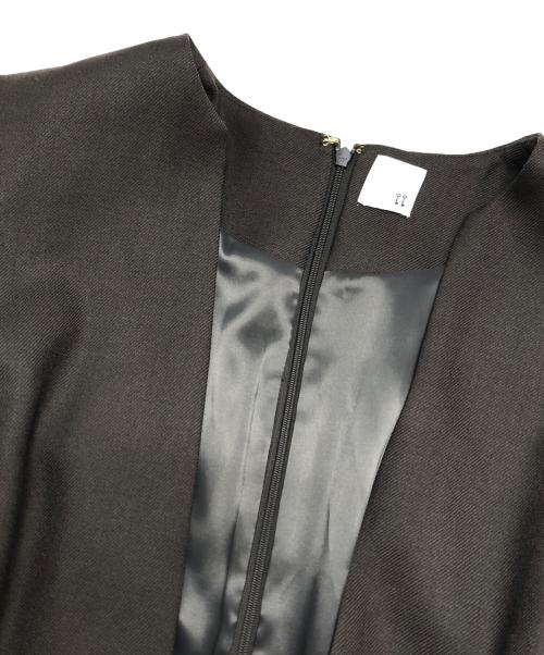 avec deuxclefs（アヴェクデュクレ）avec deuxclefs (アヴェクデュクレ) スキッパーノースリーブワンピース ブラウン サイズ:Mの古着・服飾アイテム