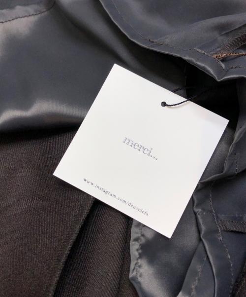 avec deuxclefs（アヴェクデュクレ）avec deuxclefs (アヴェクデュクレ) スキッパーノースリーブワンピース ブラウン サイズ:Mの古着・服飾アイテム