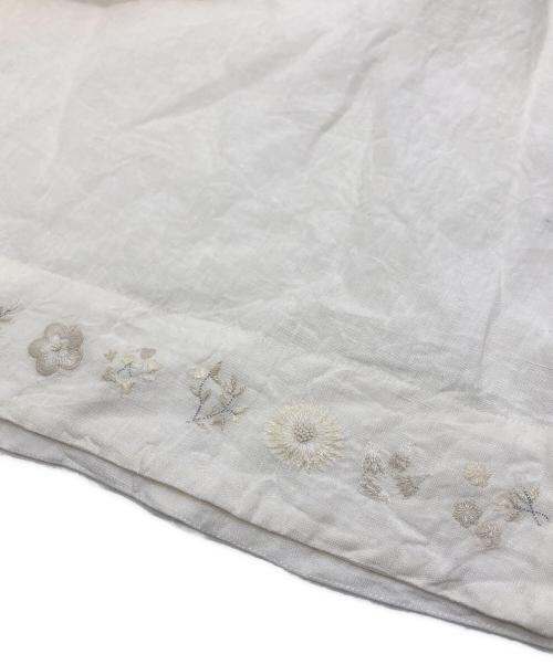 aodress（アオドレス）aodress (アオドレス) リネン刺繍ワンピース ホワイト サイズ:M 未使用品の古着・服飾アイテム