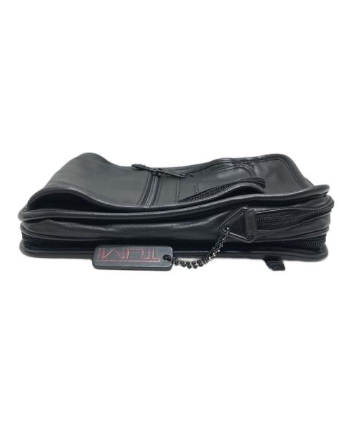 TUMI（トゥミ）TUMI (トゥミ) レザーショルダーバッグ ブラックの古着・服飾アイテム