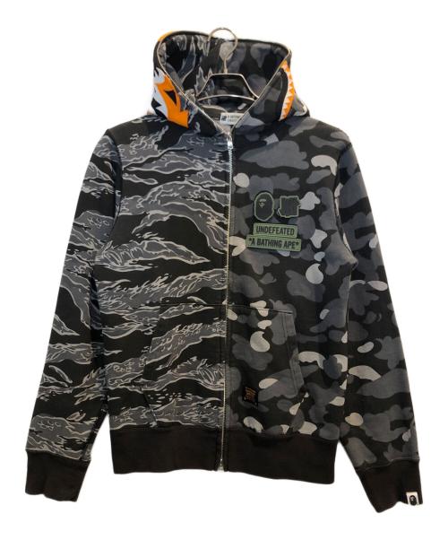 A BATHING APE（ア ベイシング エイプ）A BATHING APE (ア ベイシング エイプ) UNDEFEATED (アンディフィーテッド) Tiger Shark Half Full Zip Hoodie ブラック サイズ:Mの古着・服飾アイテム