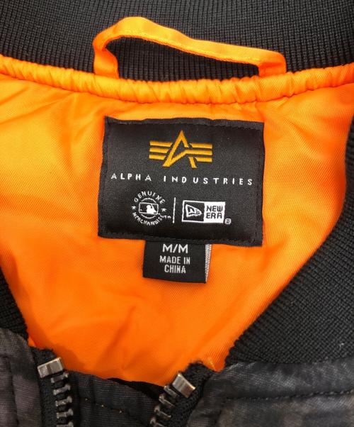 ALPHA INDUSTRIES（アルファインダストリーズ）ALPHA INDUSTRIES (アルファインダストリーズ) New Era (ニューエラ) New York Yankees MLB X Alpha Black Bomber Jacket ブラック サイズ:Mの古着・服飾アイテム