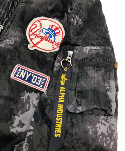 ALPHA INDUSTRIES（アルファインダストリーズ）ALPHA INDUSTRIES (アルファインダストリーズ) New Era (ニューエラ) New York Yankees MLB X Alpha Black Bomber Jacket ブラック サイズ:Mの古着・服飾アイテム