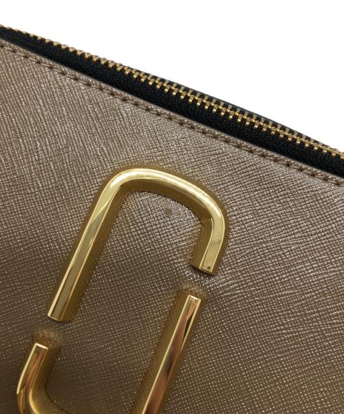 MARC JACOBS（マークジェイコブズ）MARC JACOBS (マークジェイコブズ) THE SNAPSHOT COLORBROCKED ブラウンの古着・服飾アイテム