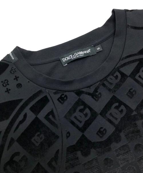 DOLCE & GABBANA（ドルチェ＆ガッバーナ）DOLCE & GABBANA (ドルチェ＆ガッバーナ) ロゴ総柄Tシャツ ブラック サイズ:Sの古着・服飾アイテム