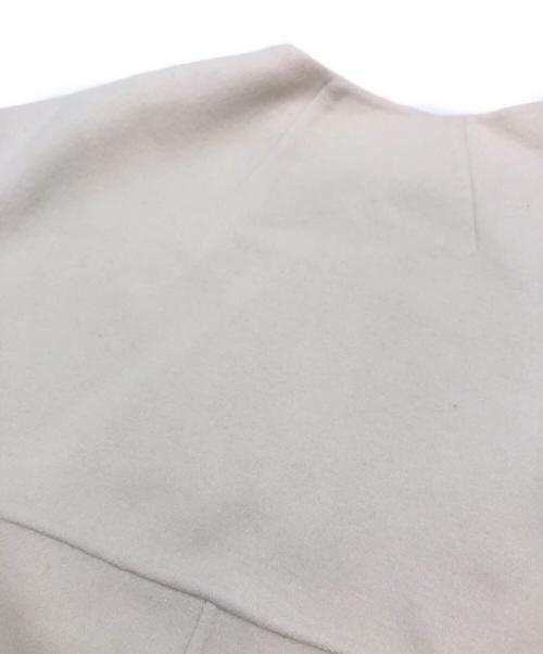 23区（ニジュウサンク）23区 (ニジュウサンク) ウールリバーショートブルゾン ホワイト サイズ:38の古着・服飾アイテム