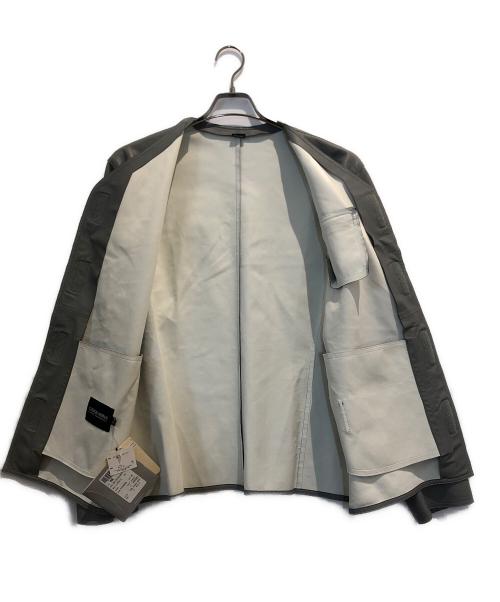 GIORGIO ARMANI（ジョルジョアルマーニ）GIORGIO ARMANI (ジョルジョアルマーニ) ラムレザーノーカラージャケット グレー サイズ:48 未使用品の古着・服飾アイテム