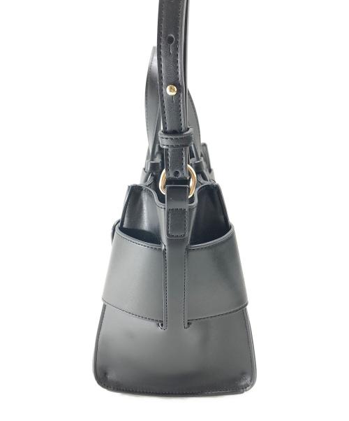 ARMANI EXCHANGE（アルマーニ エクスチェンジ）ARMANI EXCHANGE (アルマーニ エクスチェンジ) BOXロゴバックル ミニハンドバッグ ブラック サイズ:表記なしの古着・服飾アイテム