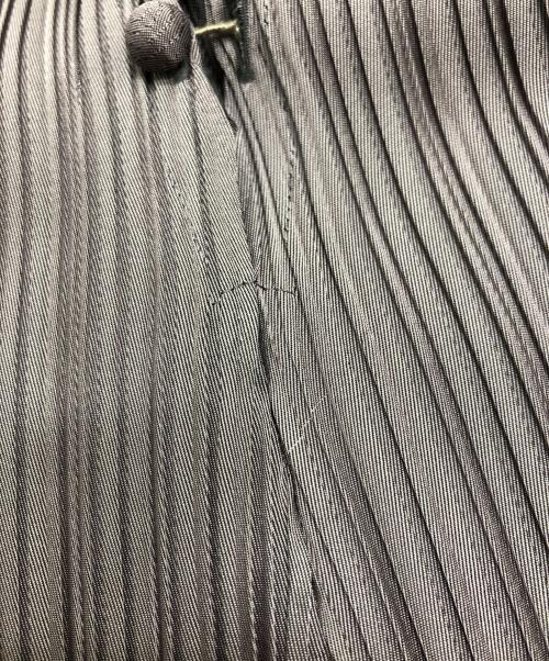 ISSEY MIYAKE FETE（イッセイミヤケフェット）ISSEY MIYAKE FETE (イッセイミヤケフェット) 総柄プリーツカットソー グレー サイズ:02の古着・服飾アイテム