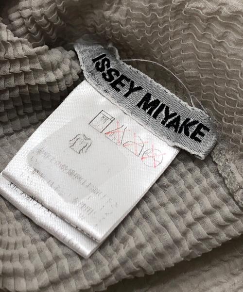 ISSEY MIYAKE（イッセイミヤケ）ISSEY MIYAKE (イッセイミヤケ) デザインカットソー サイズ:Mの古着・服飾アイテム