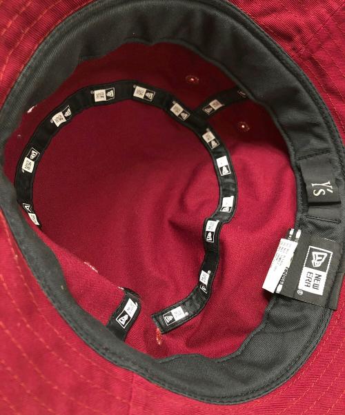 Y's（ワイズ）Y's (ワイズ) New Era (ニューエラ) 刺繍バケットハット レッド サイズ:表記なしの古着・服飾アイテム