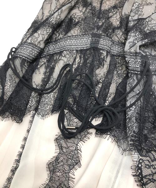 FRAY ID（フレイ アイディー）FRAY ID (フレイ アイディー) レーストリムフレアドレス ホワイト×ブラックの古着・服飾アイテム