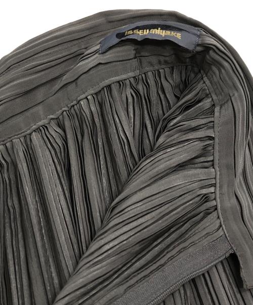 ISSEY MIYAKE（イッセイミヤケ）ISSEY MIYAKE (イッセイミヤケ) プリーツスカート グレー サイズ:Mの古着・服飾アイテム