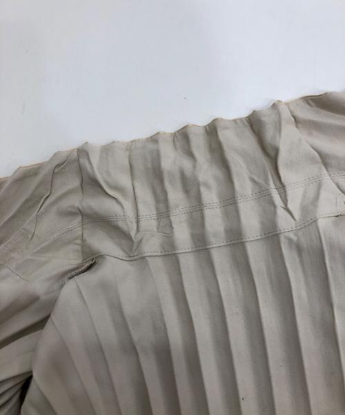 ISSEY MIYAKE（イッセイミヤケ）ISSEY MIYAKE (イッセイミヤケ) プリーツコート ベージュ サイズ:2の古着・服飾アイテム