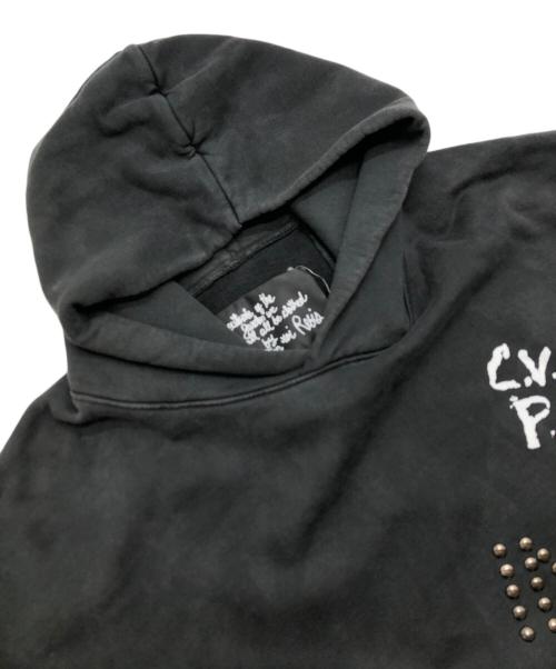 RRR123（リヴィントンロイレビス）RRR123 (アールアールアールワンツースリー) Inri CVA Hoodie ブラック サイズ:Mの古着・服飾アイテム