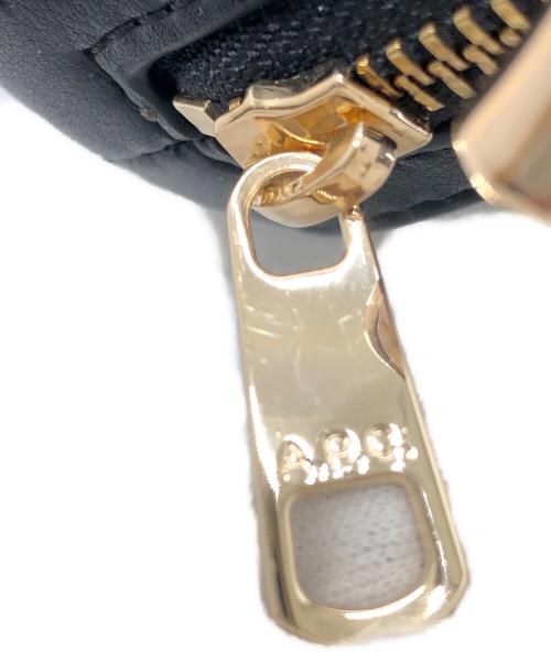 A.P.C.（アーペーセー）A.P.C. (アーペーセー) スモールドローストリングバッグ ブラック サイズ:表記なしの古着・服飾アイテム