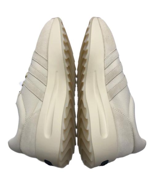 adidas（アディダス）adidas (アディダス) Fear Of God (フィア・オブ・ゴッド) Athletics Los Angeles ベージュ サイズ:US9 1/2/UK9/27.5CM 未使用品の古着・服飾アイテム