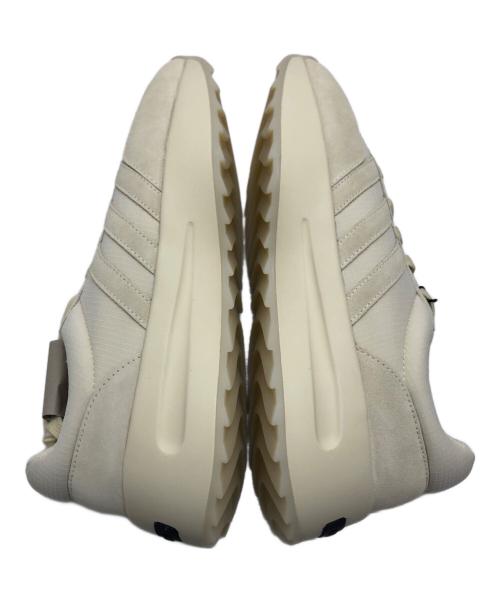 adidas（アディダス）adidas (アディダス) Fear Of God (フィア・オブ・ゴッド) Athletics Los Angeles ベージュ サイズ:US9 1/2/UK9/27.5CM 未使用品の古着・服飾アイテム