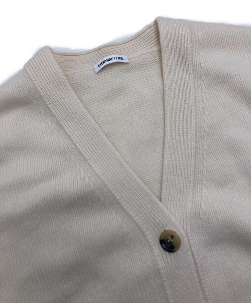 EVERYDAY I LIKE.（エヴリデイ アイ ライク）EVERYDAY I LIKE. (エヴリデイ アイ ライク) Cashmere Chunky V/N C/D ホワイト サイズ:表記なしの古着・服飾アイテム