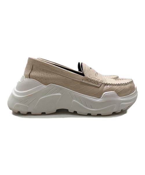 AKIKOAOKI（アキコアオキ）AKIKOAOKI (アキコアオキ) THREETREASURES (スリートレジャーズ) ローファー ベージュ サイズ:US7/UK4.5/EU38/CM24の古着・服飾アイテム