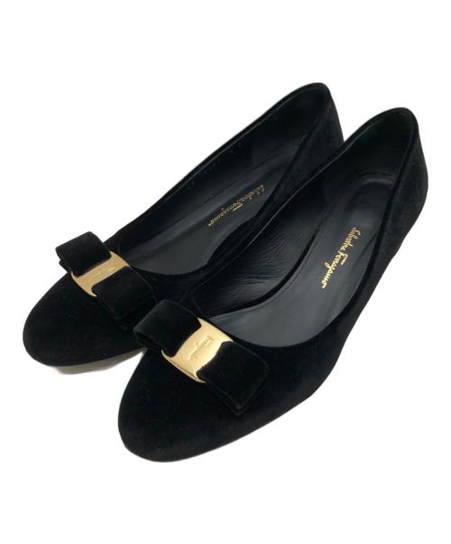 Salvatore Ferragamo（サルヴァトーレ フェラガモ）Salvatore Ferragamo (サルヴァトーレ フェラガモ) ヴァラリボンベロアパンプス ブラック サイズ:8Dの古着・服飾アイテム
