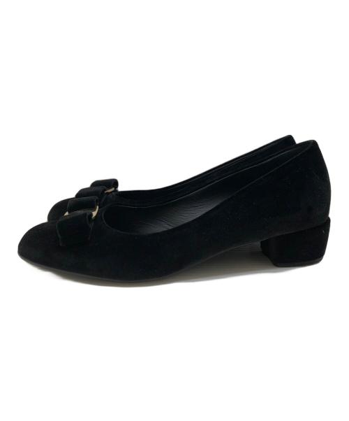 Salvatore Ferragamo（サルヴァトーレ フェラガモ）Salvatore Ferragamo (サルヴァトーレ フェラガモ) ヴァラリボンベロアパンプス ブラック サイズ:8Dの古着・服飾アイテム