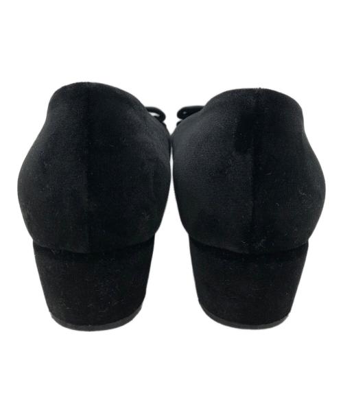 Salvatore Ferragamo（サルヴァトーレ フェラガモ）Salvatore Ferragamo (サルヴァトーレ フェラガモ) ヴァラリボンベロアパンプス ブラック サイズ:8Dの古着・服飾アイテム