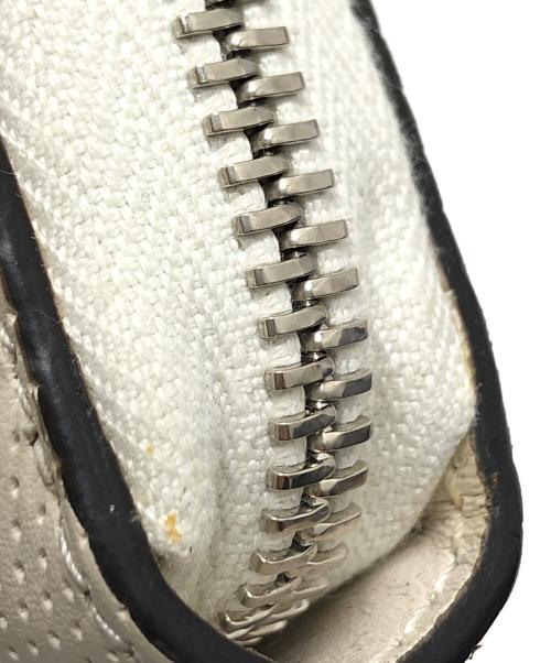 GUCCI（グッチ）GUCCI (グッチ) GGエンボスジップアラウンドウォレット ホワイト サイズ:表記なしの古着・服飾アイテム