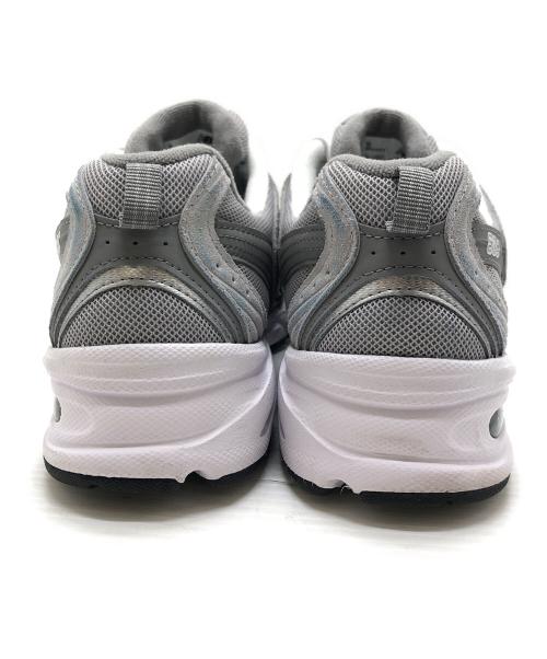 NEW BALANCE（ニューバランス）NEW BALANCE (ニューバランス) MR530 GRAY グレー サイズ:US7.5/UK7/EUR40.5/25.5cmの古着・服飾アイテム