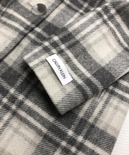 Calvin Klein（カルバンクライン）Calvin Klein (カルバンクライン) チェスターロングコート ライトグレー サイズ:US6(Ｍ-L)の古着・服飾アイテム