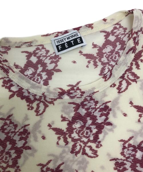 ISSEY MIYAKE FETE（イッセイミヤケフェット）ISSEY MIYAKE FETE (イッセイミヤケフェット) 総柄カットソー ベージュ サイズ:02の古着・服飾アイテム